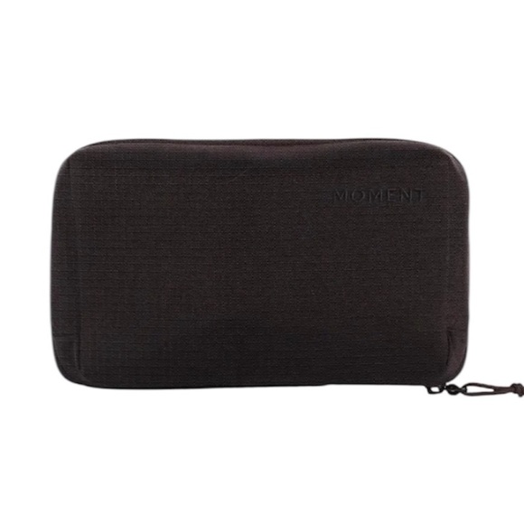 NWT Moment Everything Tech Organizer - Black - Picture 1 of 5